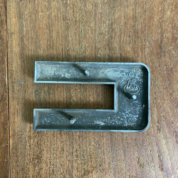 Mack 4MR333P3 "C" letter emblem Name Plate VINTAGE Silver Chrome Replacement - Picture 8 of 10